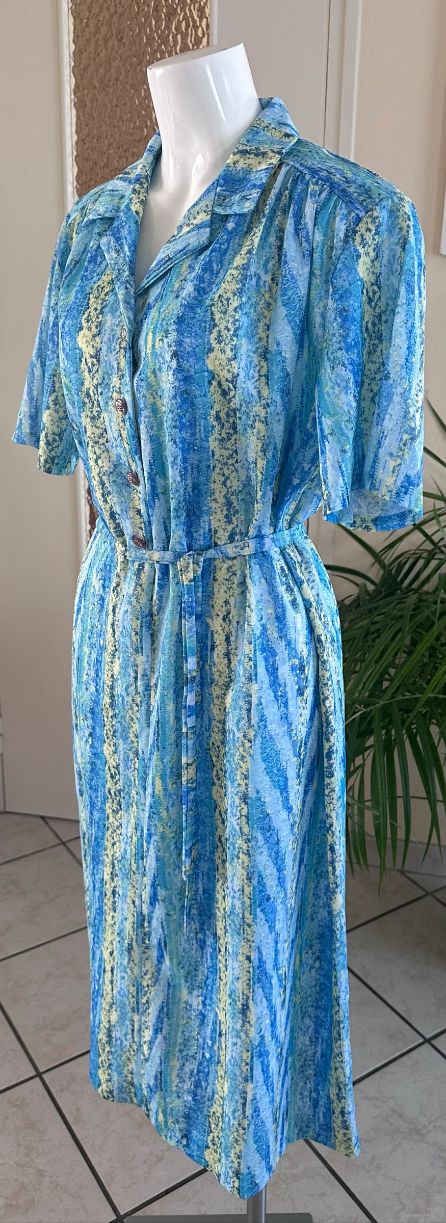 Vintage fluid dress Made in Belgium Blue, Green & Yellow Size 52 Excellent condition – photo 6